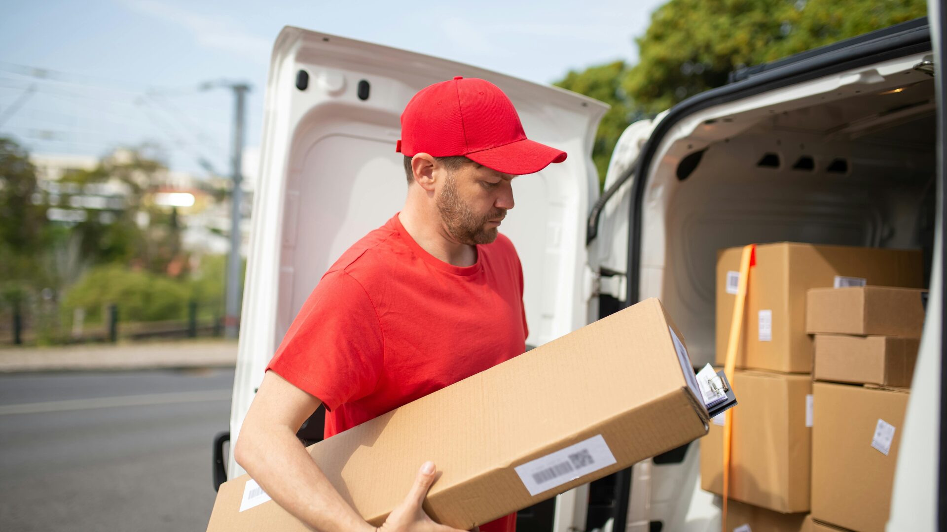 Quale servizio Poste Italiane scegliere: guida decisionale 2026